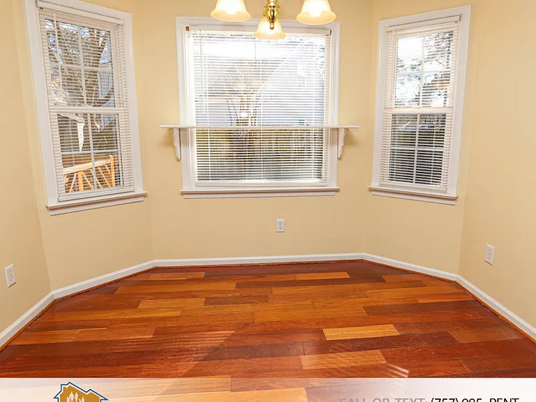 938 Churchill Ln — Photo 10