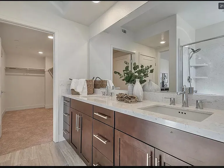 421 Vineyard Ave #21 — Photo 5