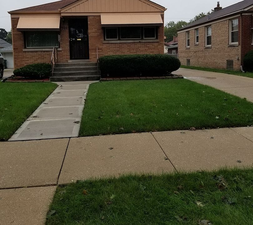 1st image of 301 Park Ct