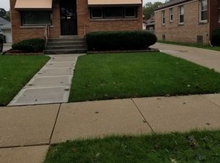 301 Park Ct, Bellwood, IL