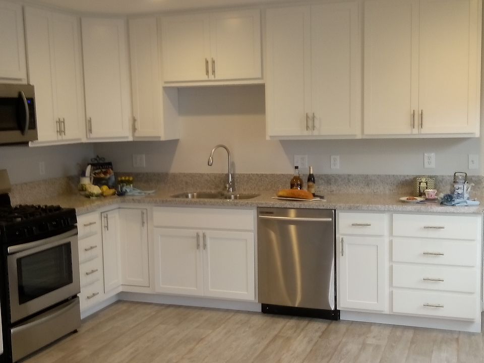 2nd image of 2675 Elm Ave