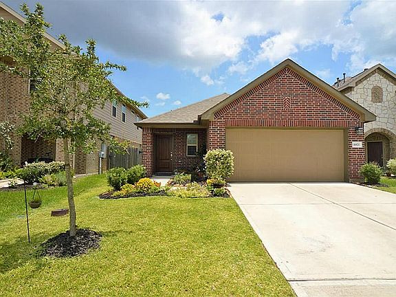 This Beautiful Lennar built home was constructed in 2014 and is 4 Bedrooms and 2 Baths with a 2 Car Garage.