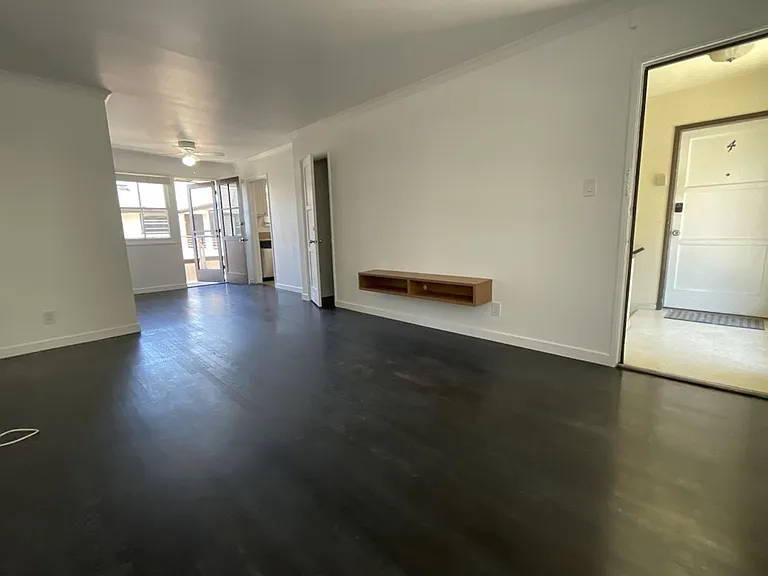 1645 N Vista St — Photo 7