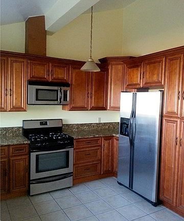 5th image of 15035 Oak Ln