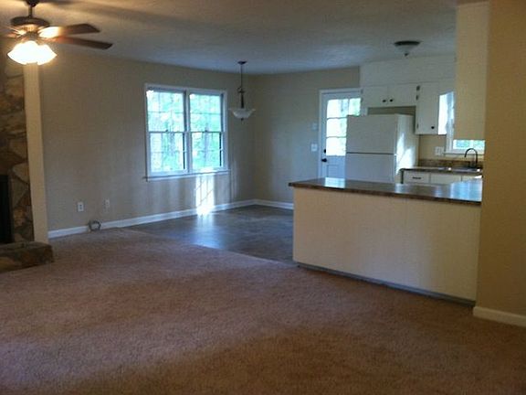 4th image of 713 Copper Trace Way