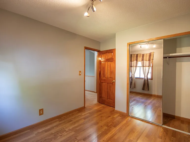 6407 Carpenter Ave — Photo 14