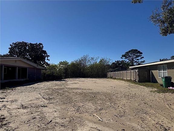2nd image of 8008 Versailles St