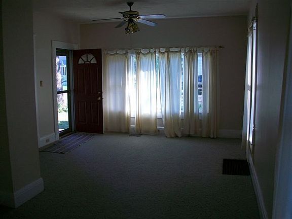 3rd image of 814 Laurel St