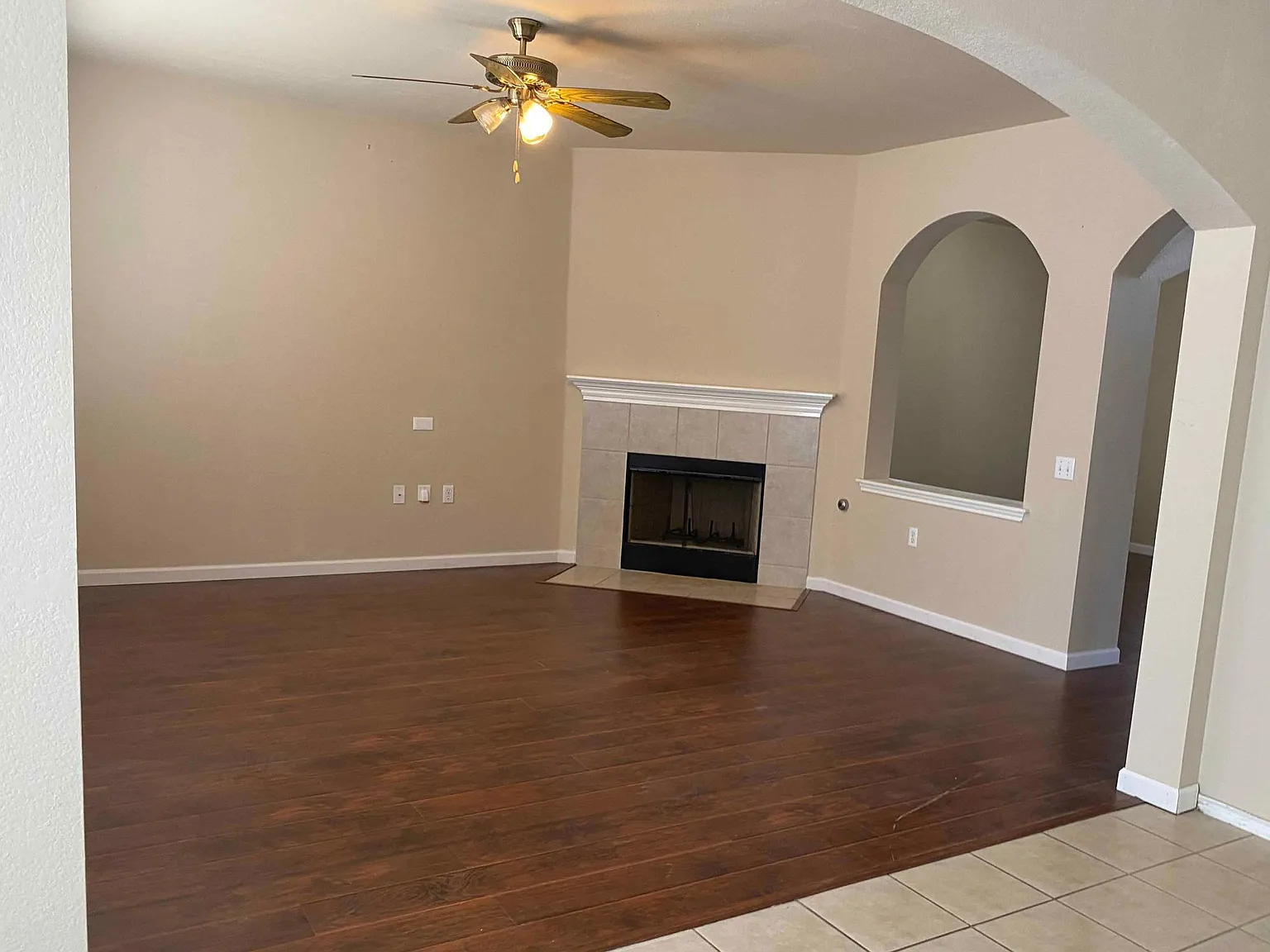 4 bed, 2.5 bath, 2149 sqft, $2,300 — Photo 3