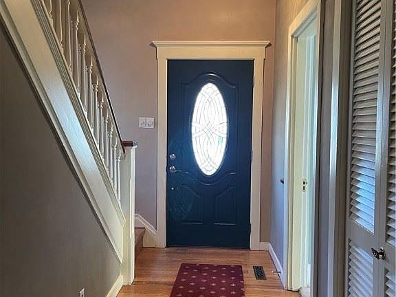 5th image of 207 Dale St