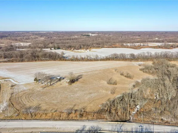 8317 Lageman Rd, Godfrey, IL 62035