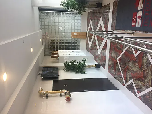 Rented by 18 REALTY | media 22