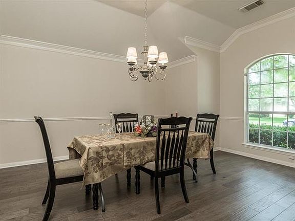 3rd image of 2714 Loyaga Dr