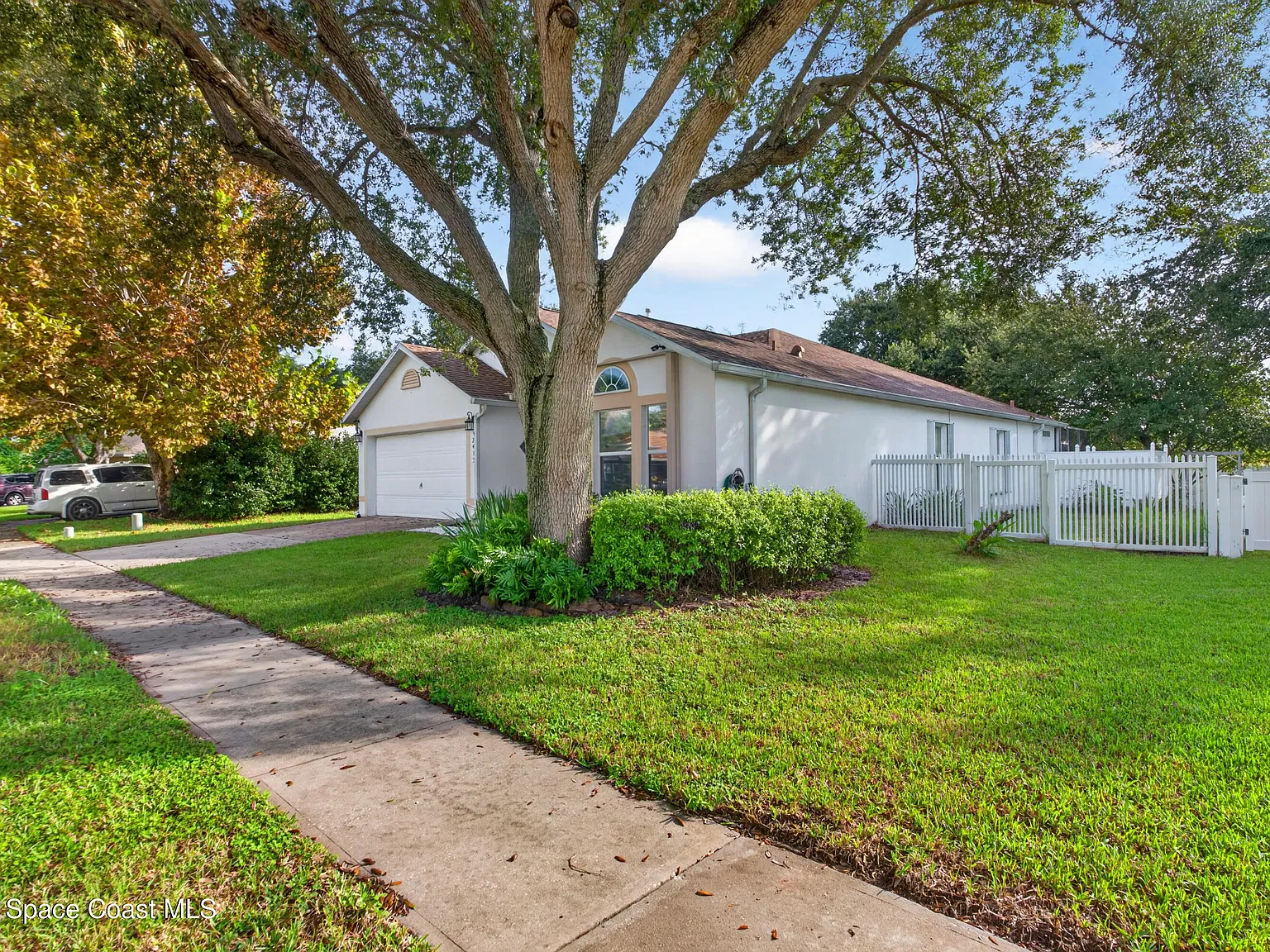 4 bed, 2.0 bath, 1875 sqft, $2,800 — Photo 3