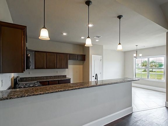 3rd image of 1800 Wild Oaks Ln