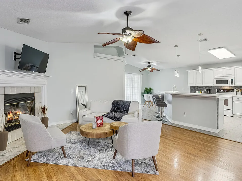 880 Sterling Way