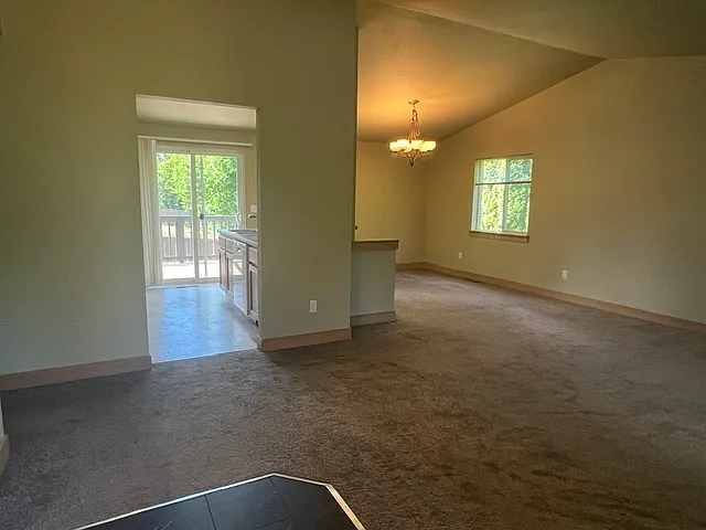 1910 Terrace Ave — Photo 6