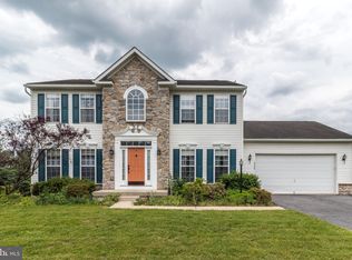5300 Countryside Dr, Kinzers, PA 17535