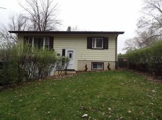 927 14th Ave SW, Rochester, MN 55902