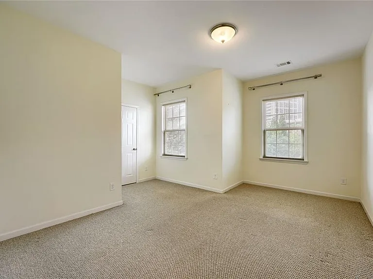 3585 Ashcroft Dr SE — Photo 17
