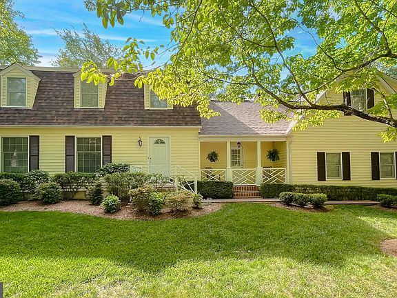 2nd image of 23144 Crestwood Ln