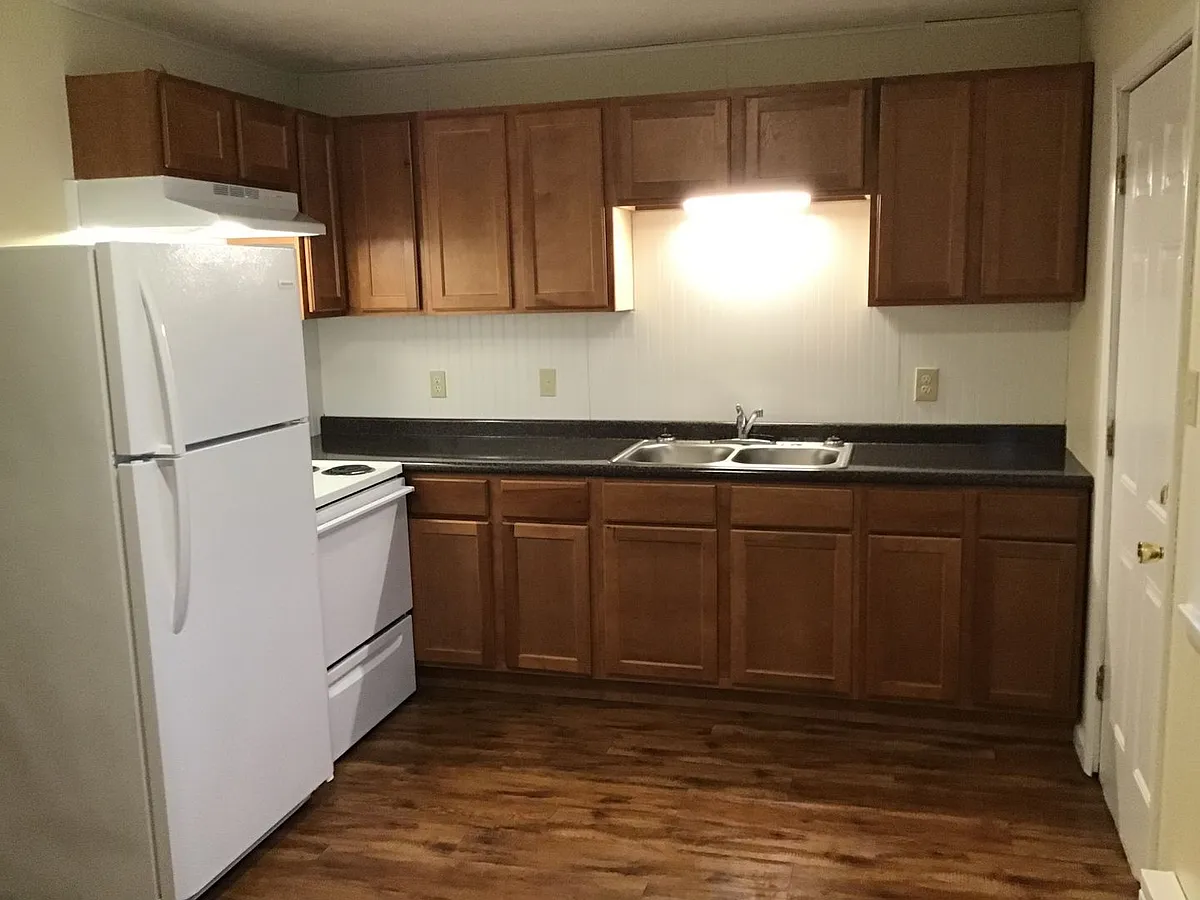 Building Photo - 914 S Lillian Ave #914