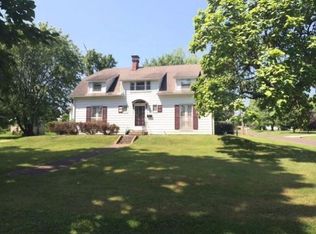 721 N Maple Ave, Mountain Grove, MO 65711