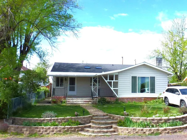 24924 Curve St, Fall River Mills, CA 96028