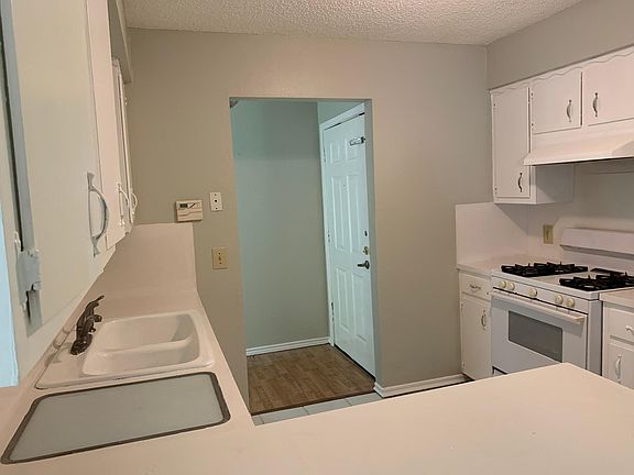 5th image of 9704 Parkfield Dr Building B