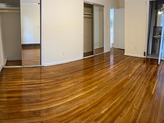 3rd image of 1181 Pelham Pkwy N #1