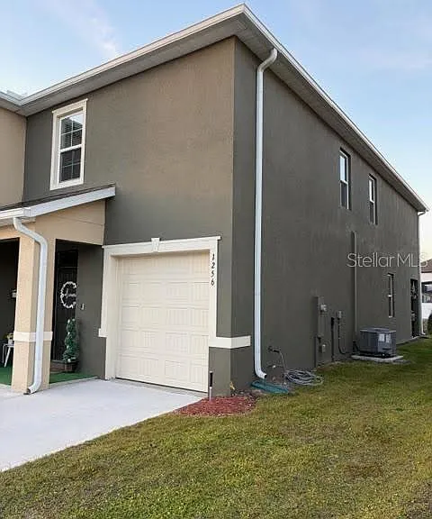 1256 Draintree St — Photo 2