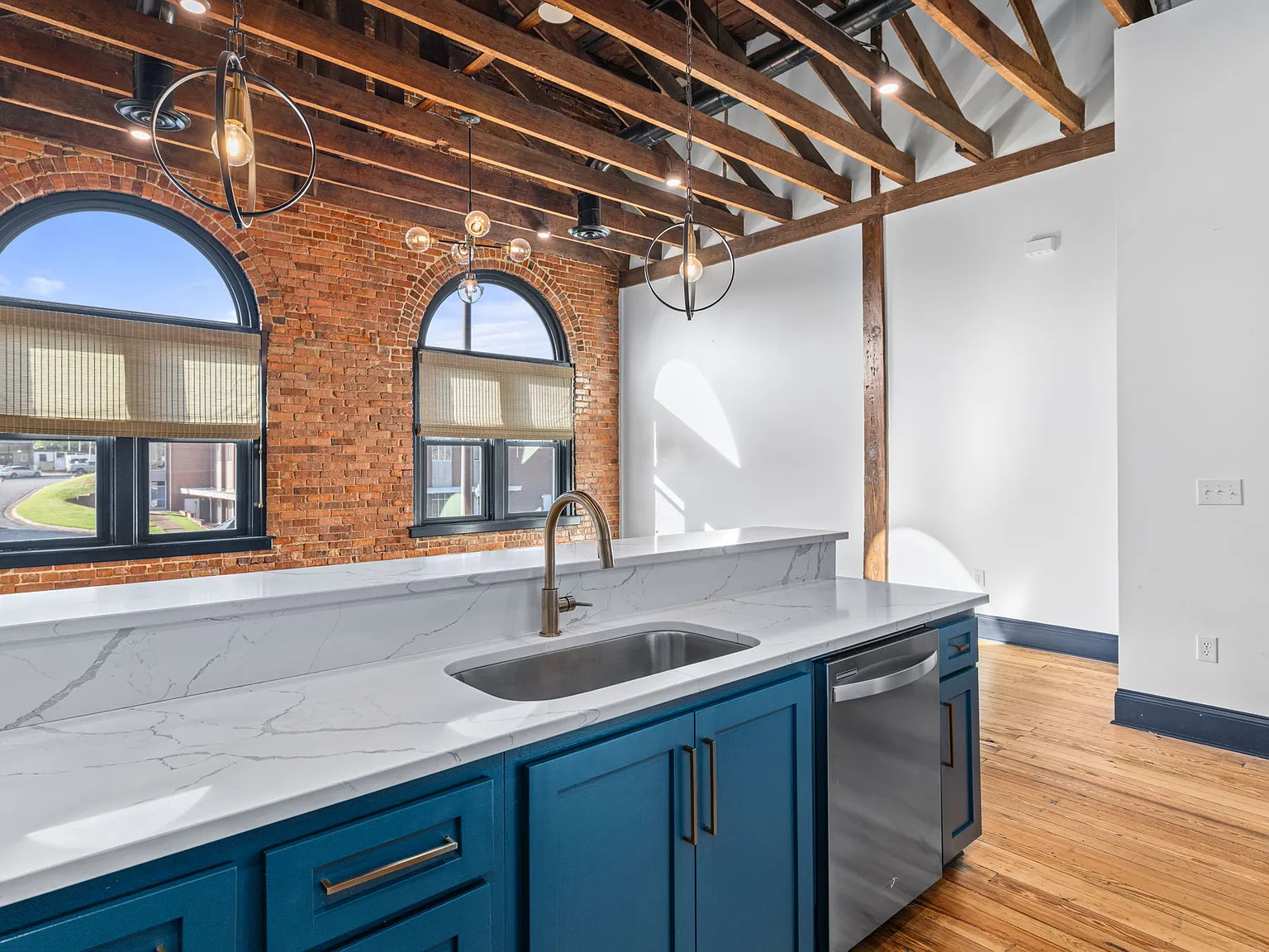 1 bed, 1075 sqft, $1,500 — Photo 3