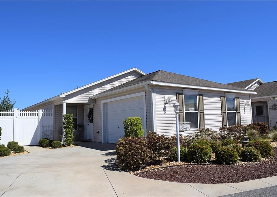 1st image of 1933 Fiddlewood Pl