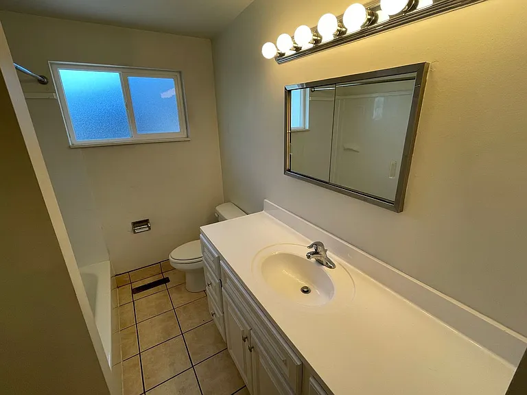 4159 S 3100 E — Photo 9