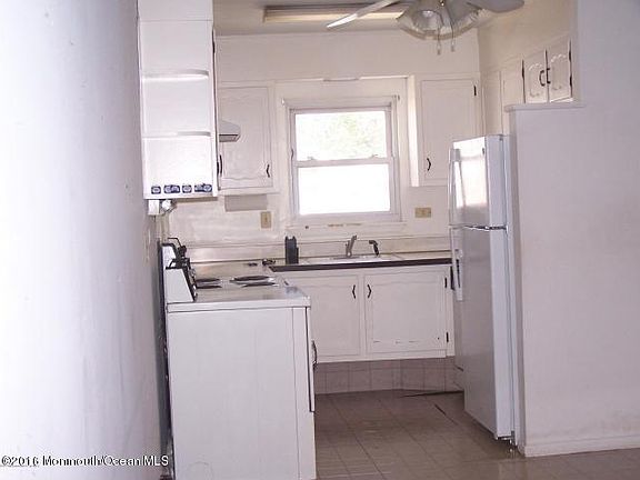 3rd image of 42K Cambridge Ct #200K