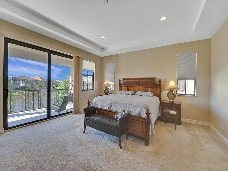 9345 Carrington Ave — Photo 22