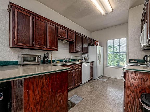 5th image of 1403 Wood Ave #A & B