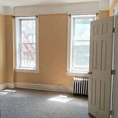 3rd image of 3102 35th St APT 4R