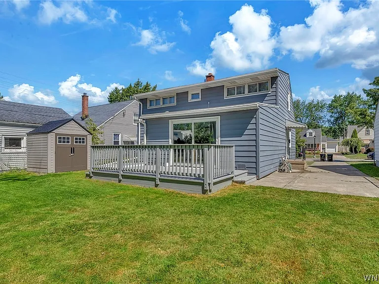 206 Wrexham Ct N — Photo 42