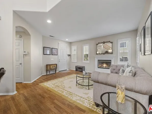 24127 Joshua Dr, Santa Clarita, CA 91354