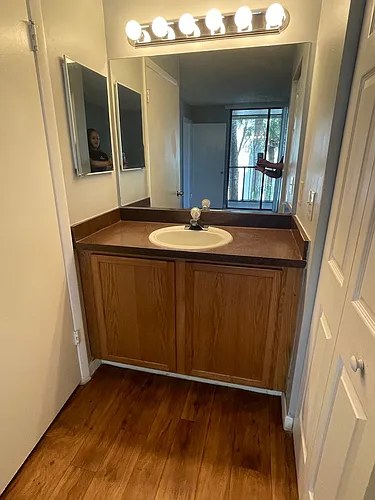 718 Executive Center Dr #211-7-211 Photo 1