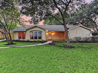 4804 Burning Tree Dr, Baytown, TX 77521