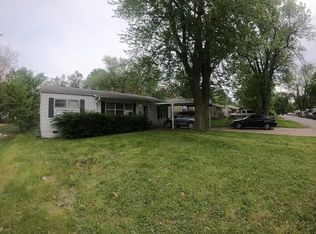 10733 Cambridge Ave, Kansas City, MO 64134