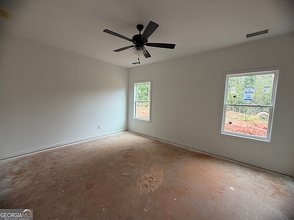 4th image of 1322 Sycamore Cir