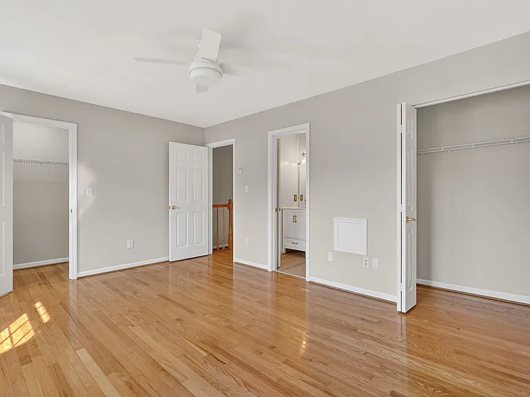 8 Suncroft Ct — Photo 15
