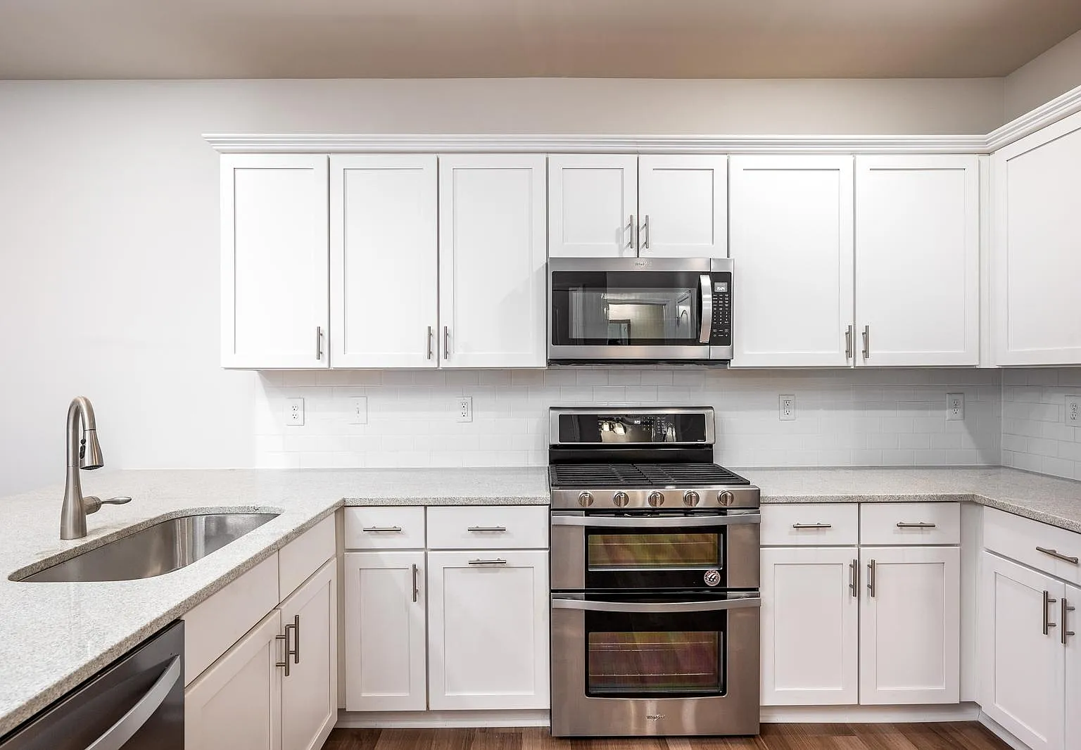 3 bed, 2.5 bath, 1785 sqft, $2,200 — Photo 3