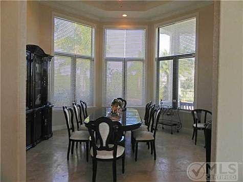 4th image of 2652 SW Buena Vista Dr