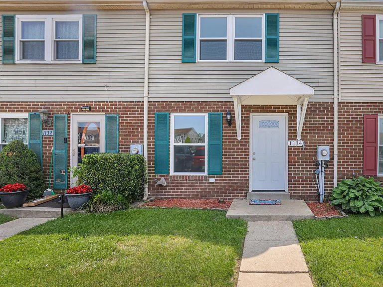 1134 Providence Ct — Photo 1