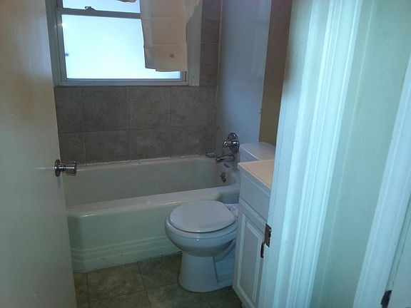 3rd image of 9118 Clarion Dr