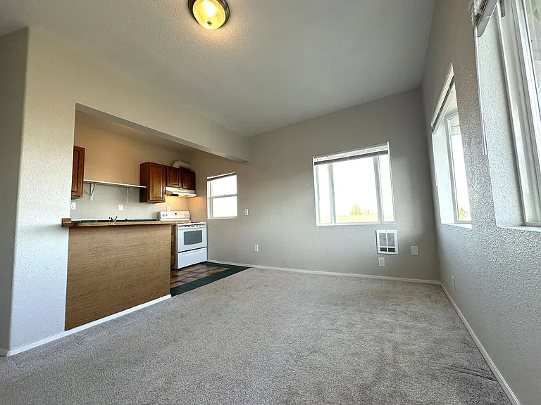 3202 Grand- 5 Unit — Photo 5